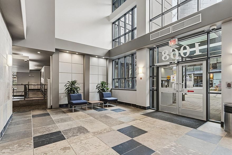 3005 1068 Hornby Street