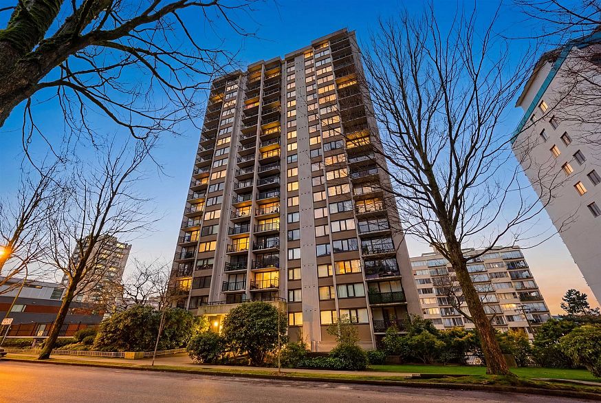 1702 1330 Harwood Street