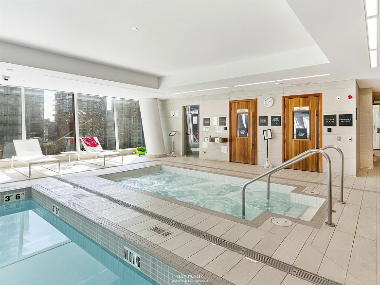 2702 1289 Hornby Street