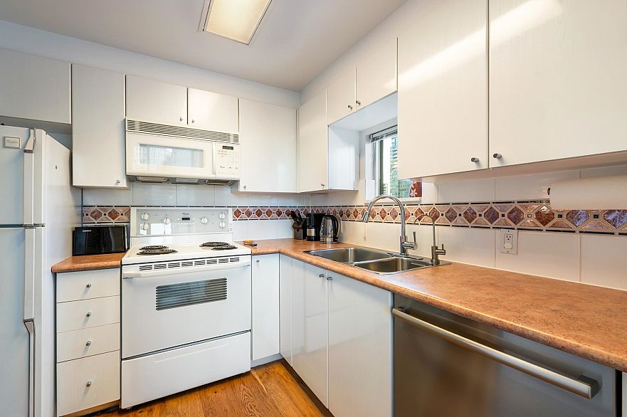 2103 1166 Melville Street