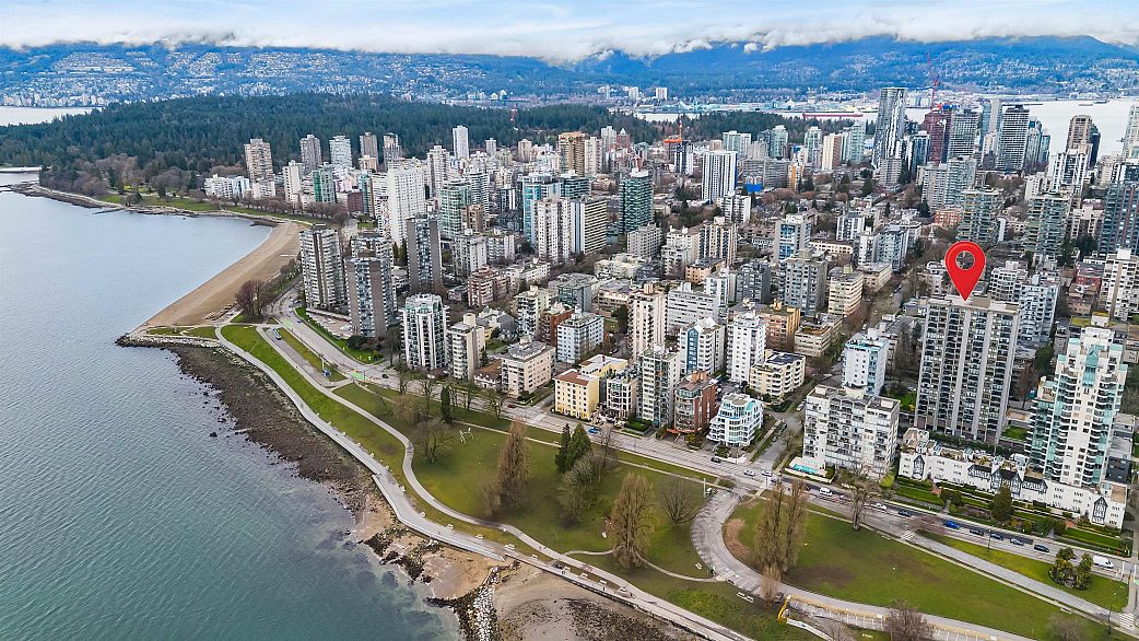 1702 1330 Harwood Street