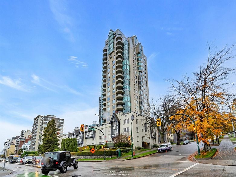 302 1311 Beach Avenue