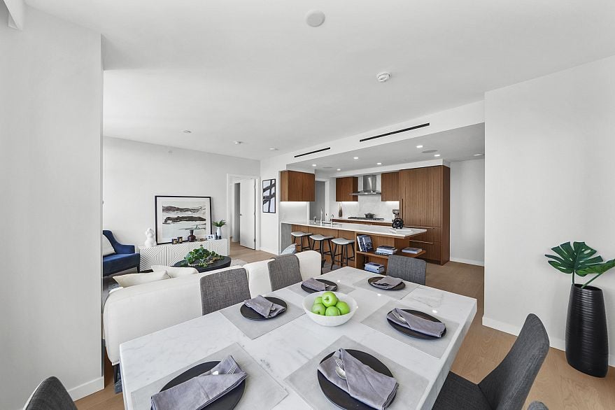 3405 1335 Howe Street