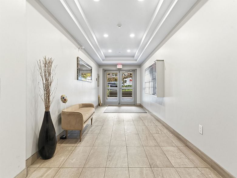 206 1963 W 3rd Avenue