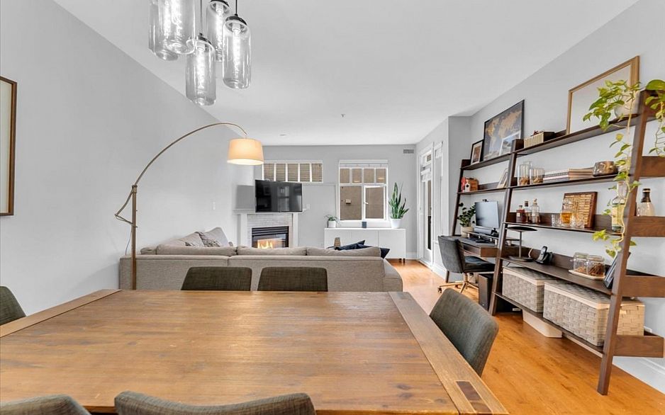 303 2525 Quebec Street