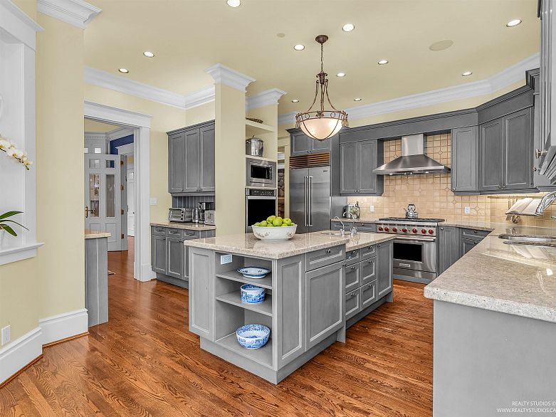 6362 Churchill Street