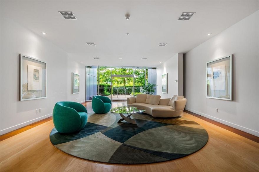 1211 W Cordova