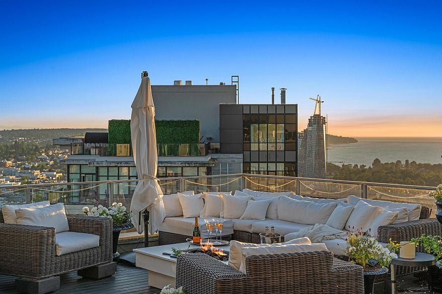 3701 1495 Richards Street