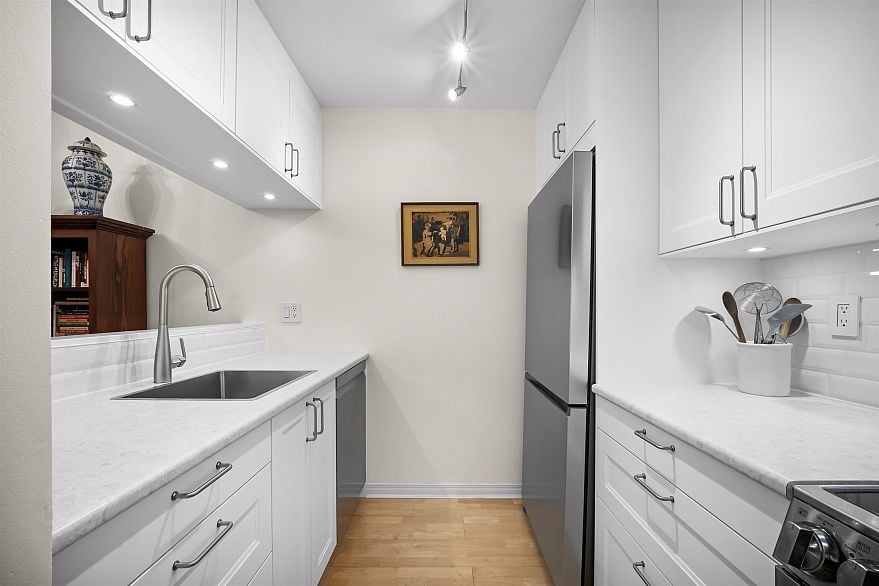 407 1230 Haro Street