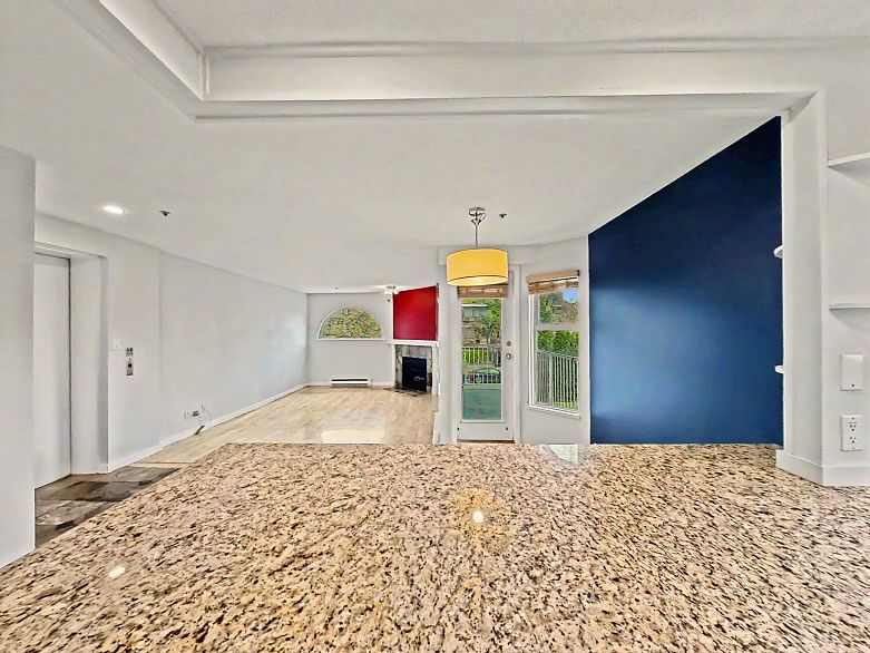 201 1868 W 8th Avenue