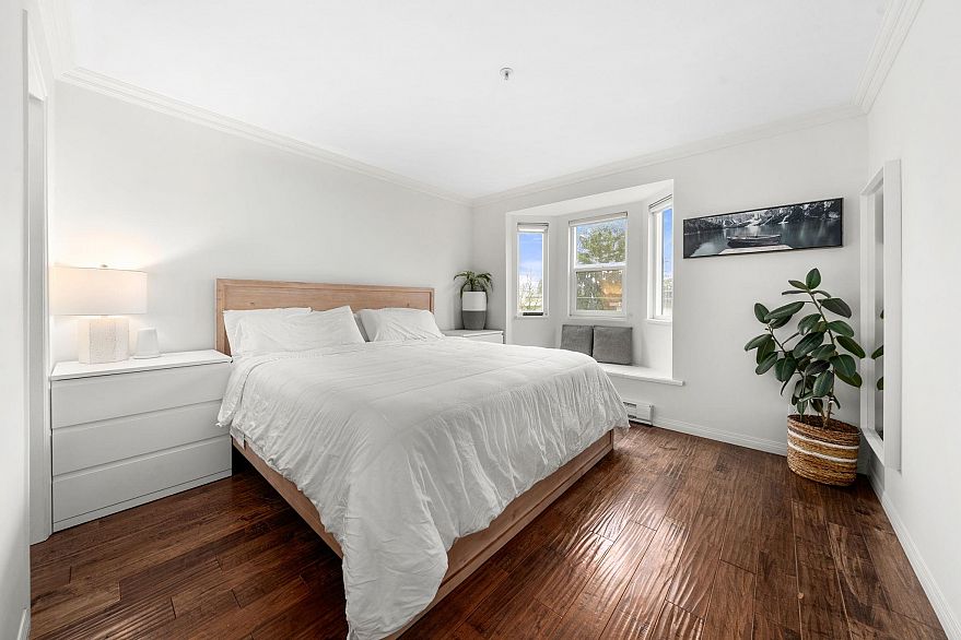 202 1106 W 11th Avenue