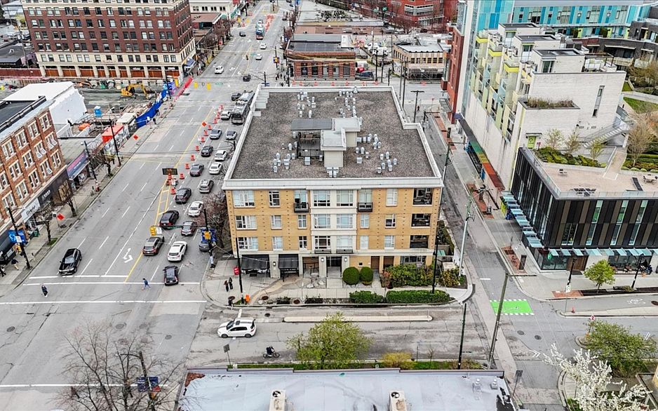 304 205 E 10th Avenue