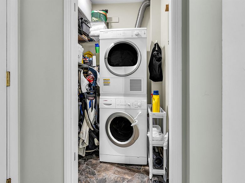 206 1963 W 3rd Avenue