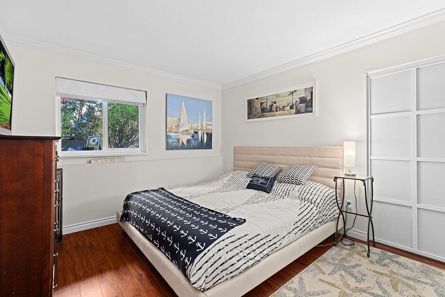 105 1125 Gilford Street