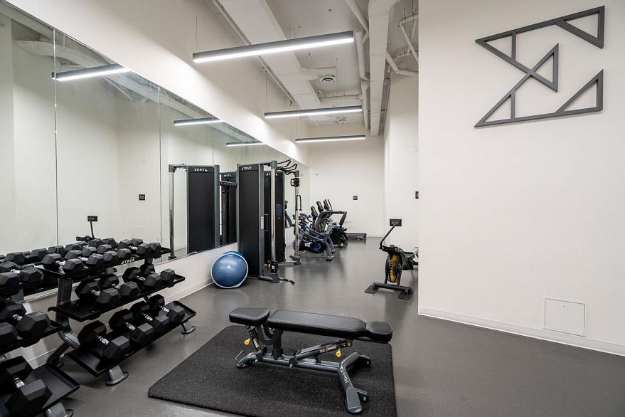 404 210 E 5th Avenue