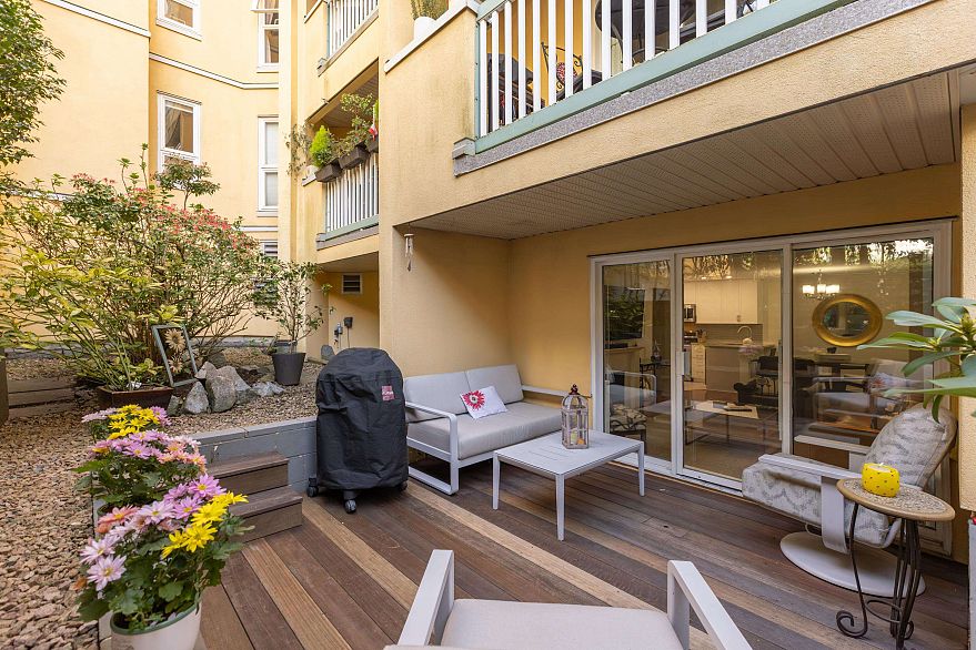 105 1125 Gilford Street