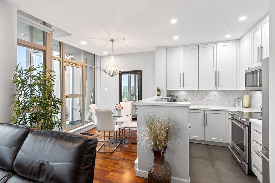 1904 1277 Nelson Street