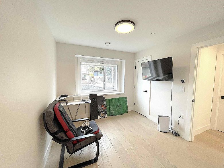 1633 SE Marine Drive