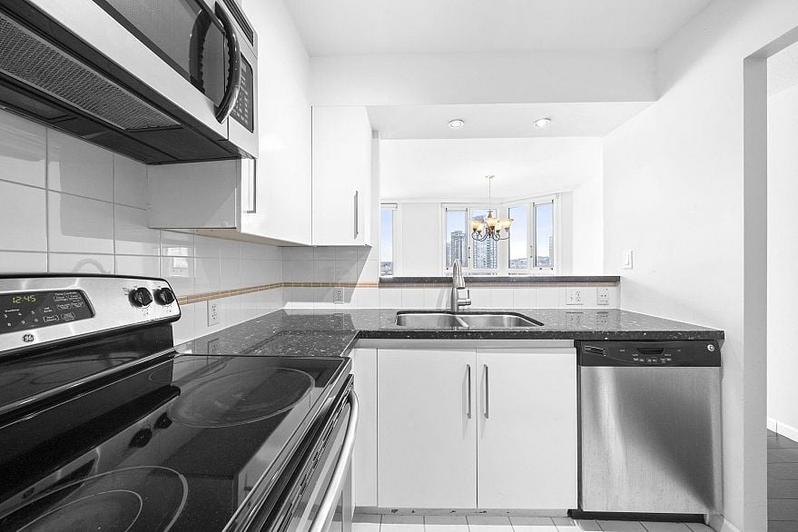 1203 888 Pacific Street