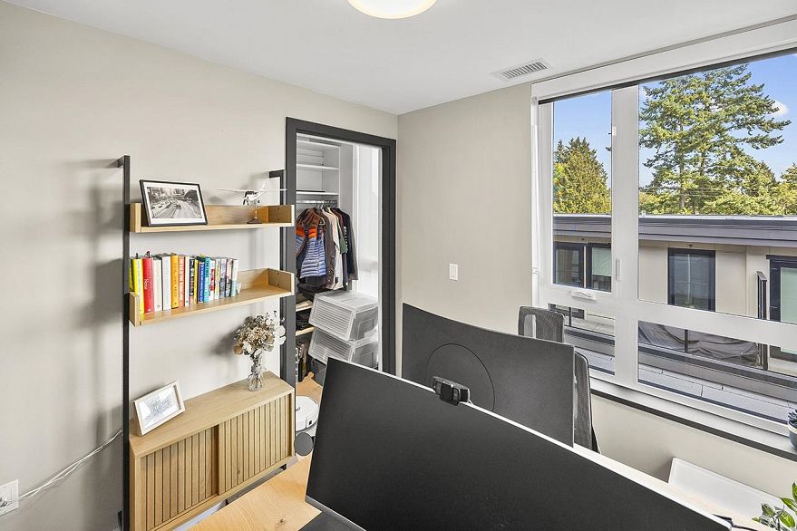 3956 Dumfries Street