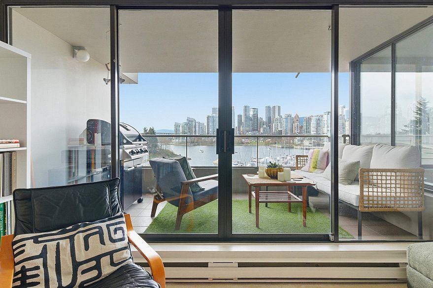 533 666 Leg In Boot Square