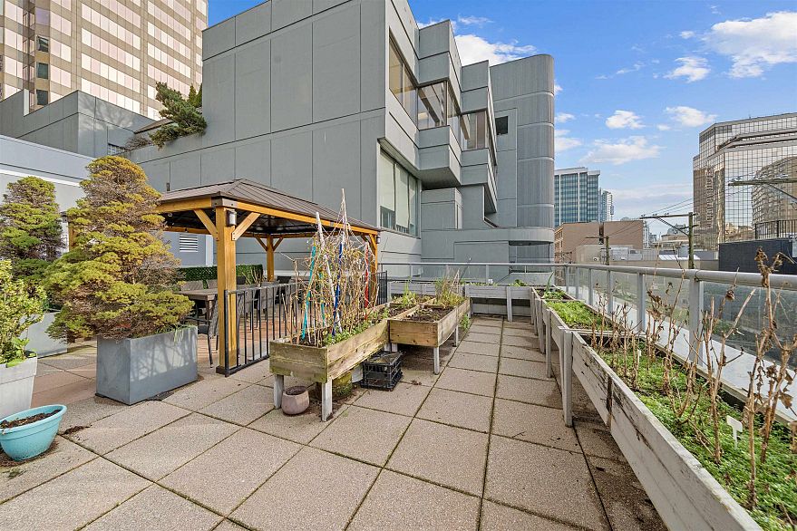 1403 1060 Alberni Street