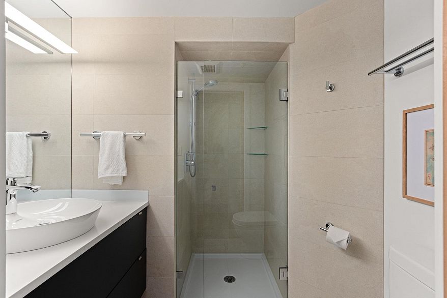 201 2238 W 2nd Avenue