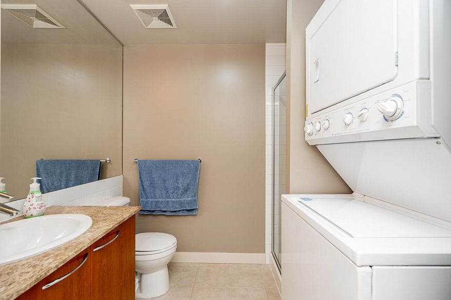 952 1483 E King Edward Avenue