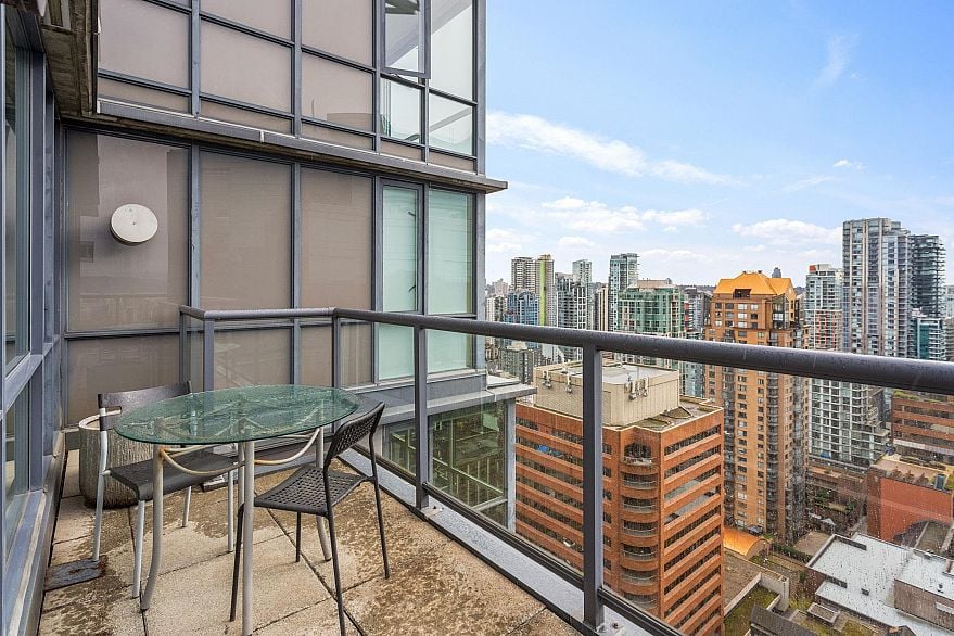 3005 1068 Hornby Street