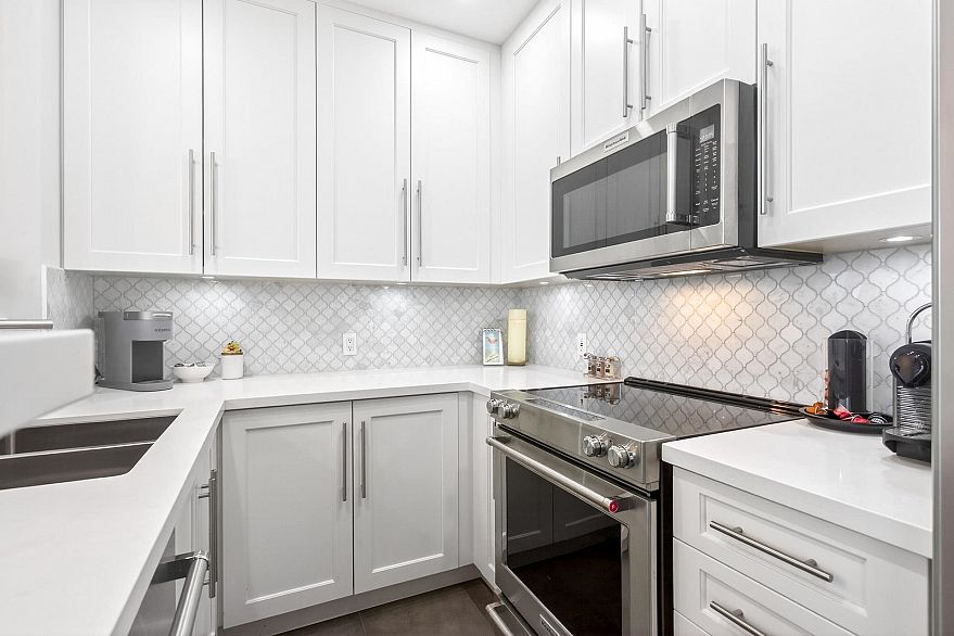 1904 1277 Nelson Street