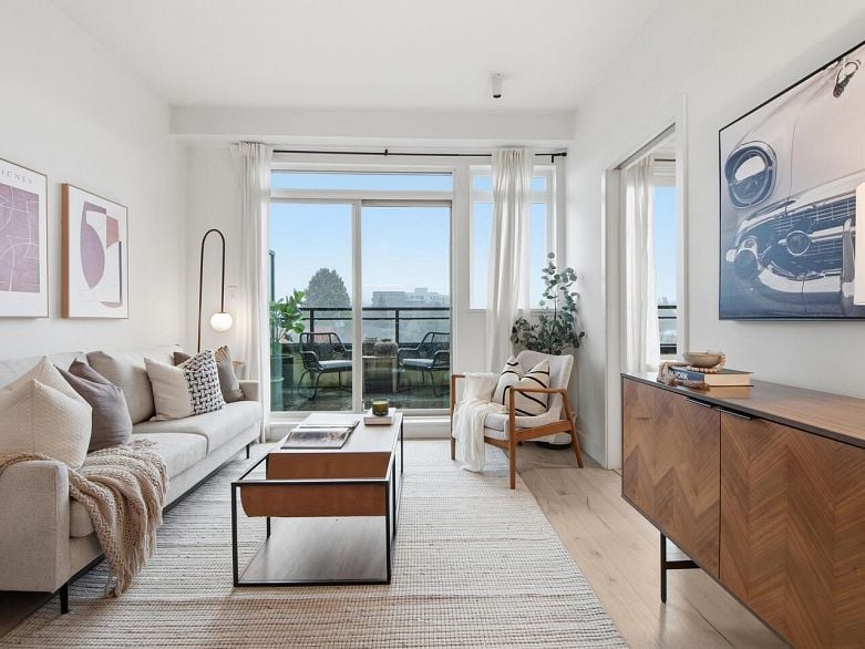 PH6 688 E 17th Avenue