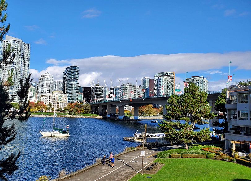 311 1859 Spyglass Place