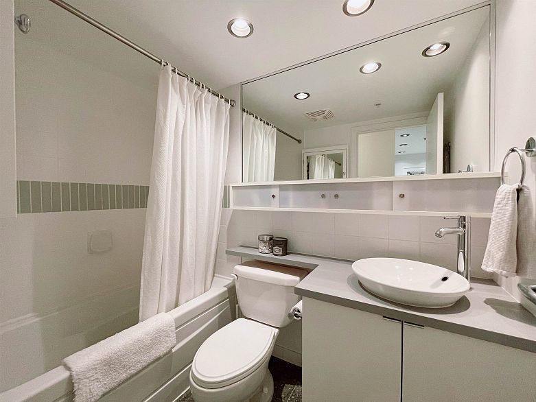 1110 928 Beatty Street