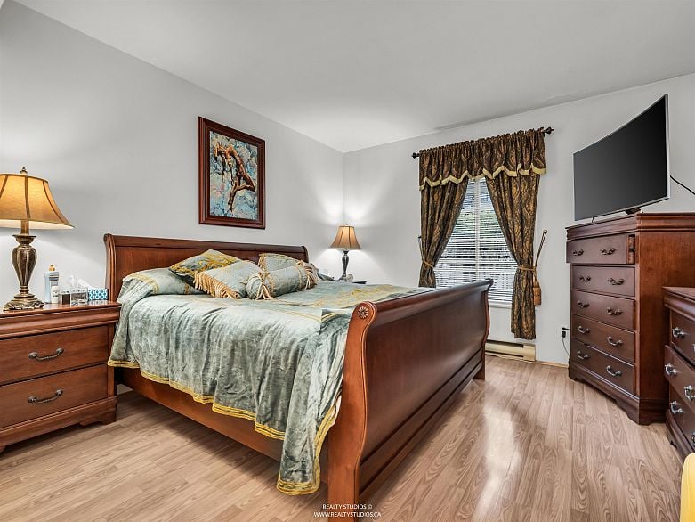 302 1311 Beach Avenue