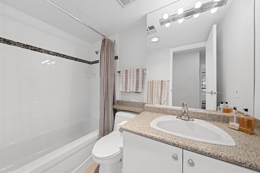 1403 1060 Alberni Street