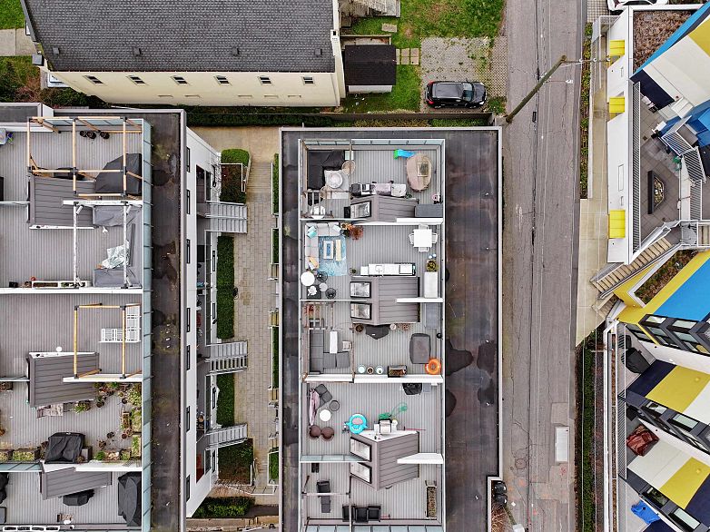 215 311 E 16th Avenue