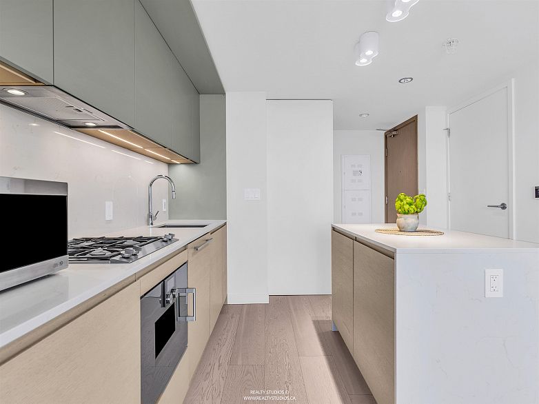 2702 1289 Hornby Street