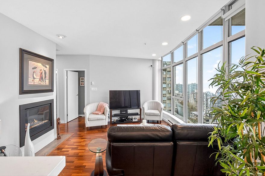 1904 1277 Nelson Street