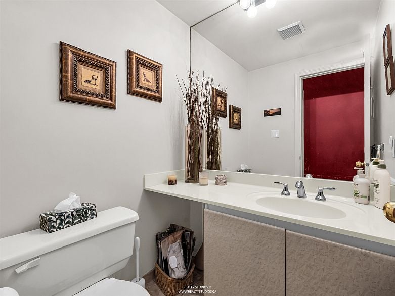 302 1311 Beach Avenue