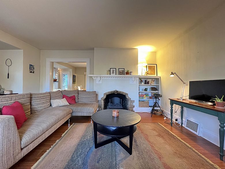 2080 W 33rd Avenue