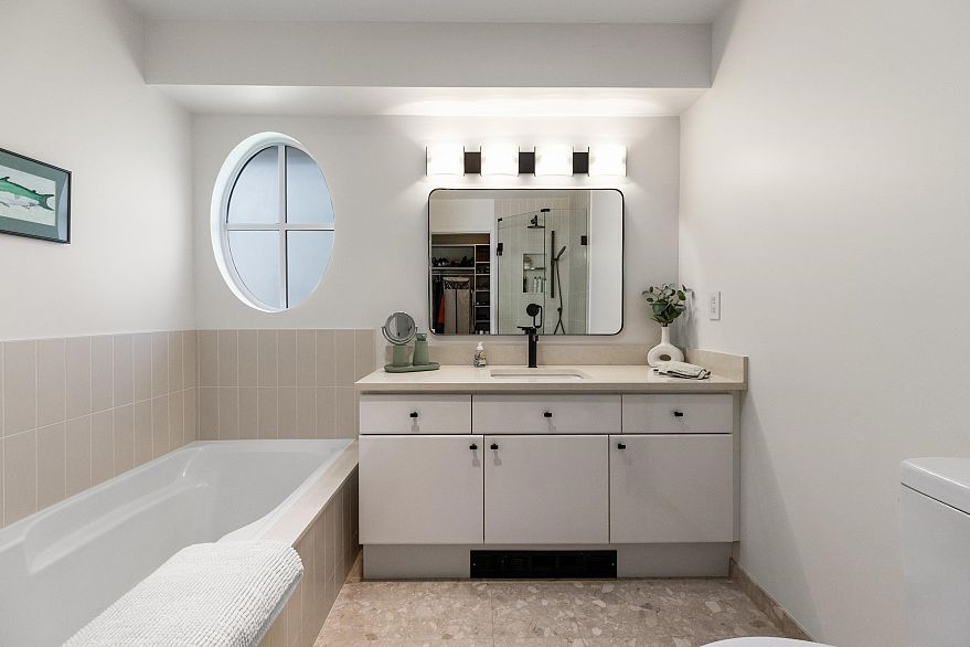 10 5880 Hampton Place