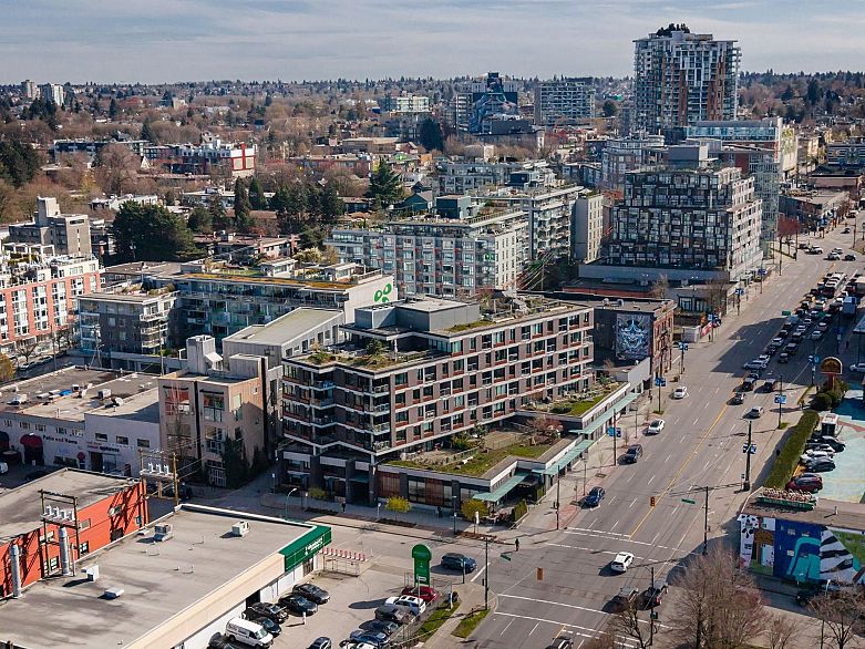 802 210 E 5th Avenue