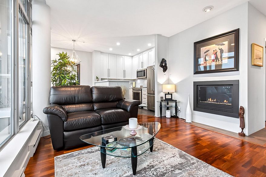 1904 1277 Nelson Street