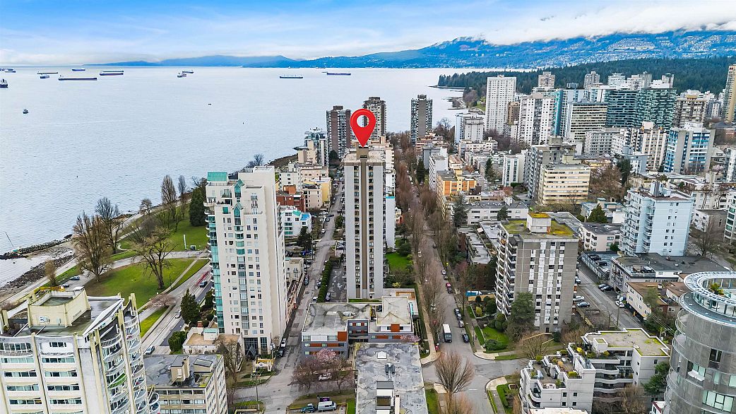 1702 1330 Harwood Street