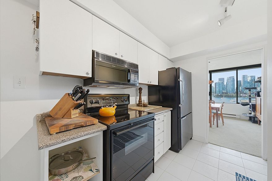 533 666 Leg In Boot Square