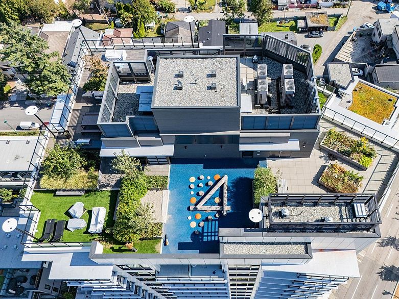 3956 Dumfries Street