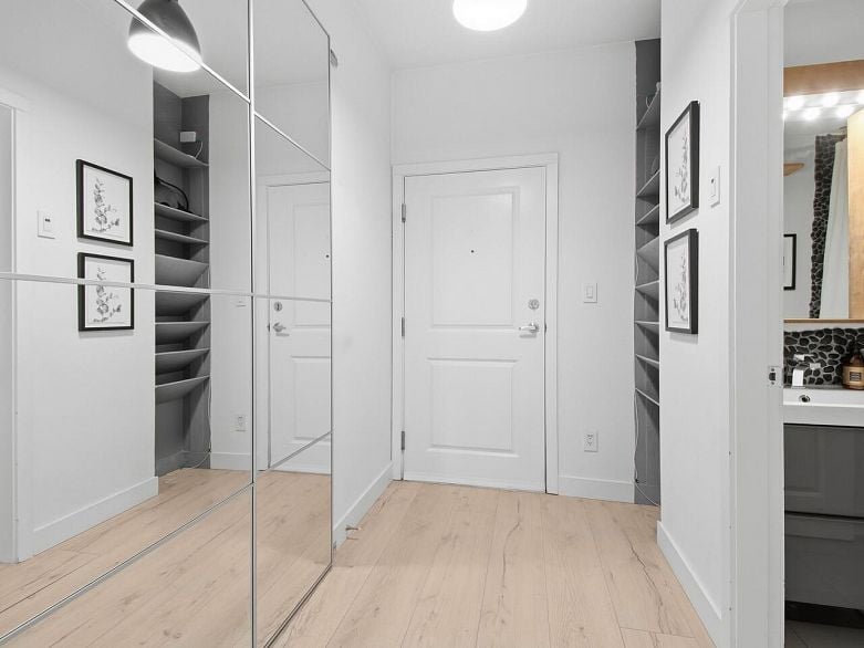 PH6 688 E 17th Avenue