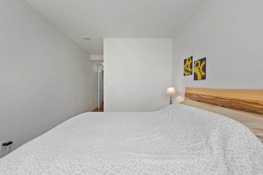 253 108 W 1st Avenue