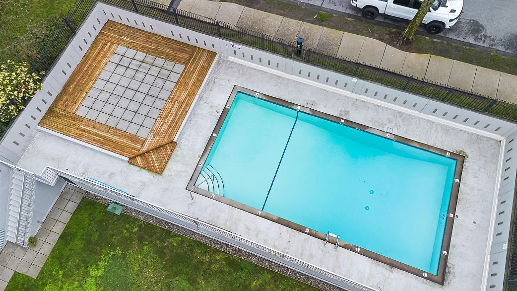 1702 1330 Harwood Street