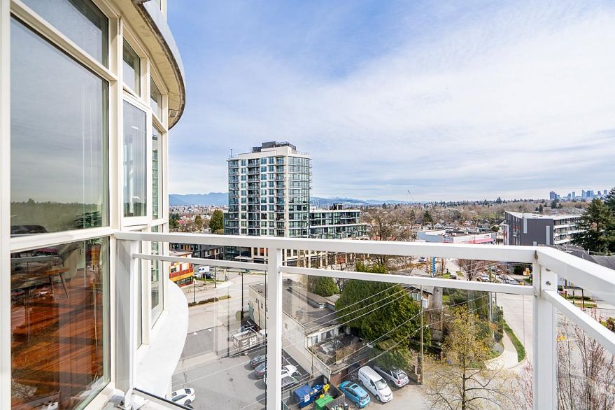 952 1483 E King Edward Avenue